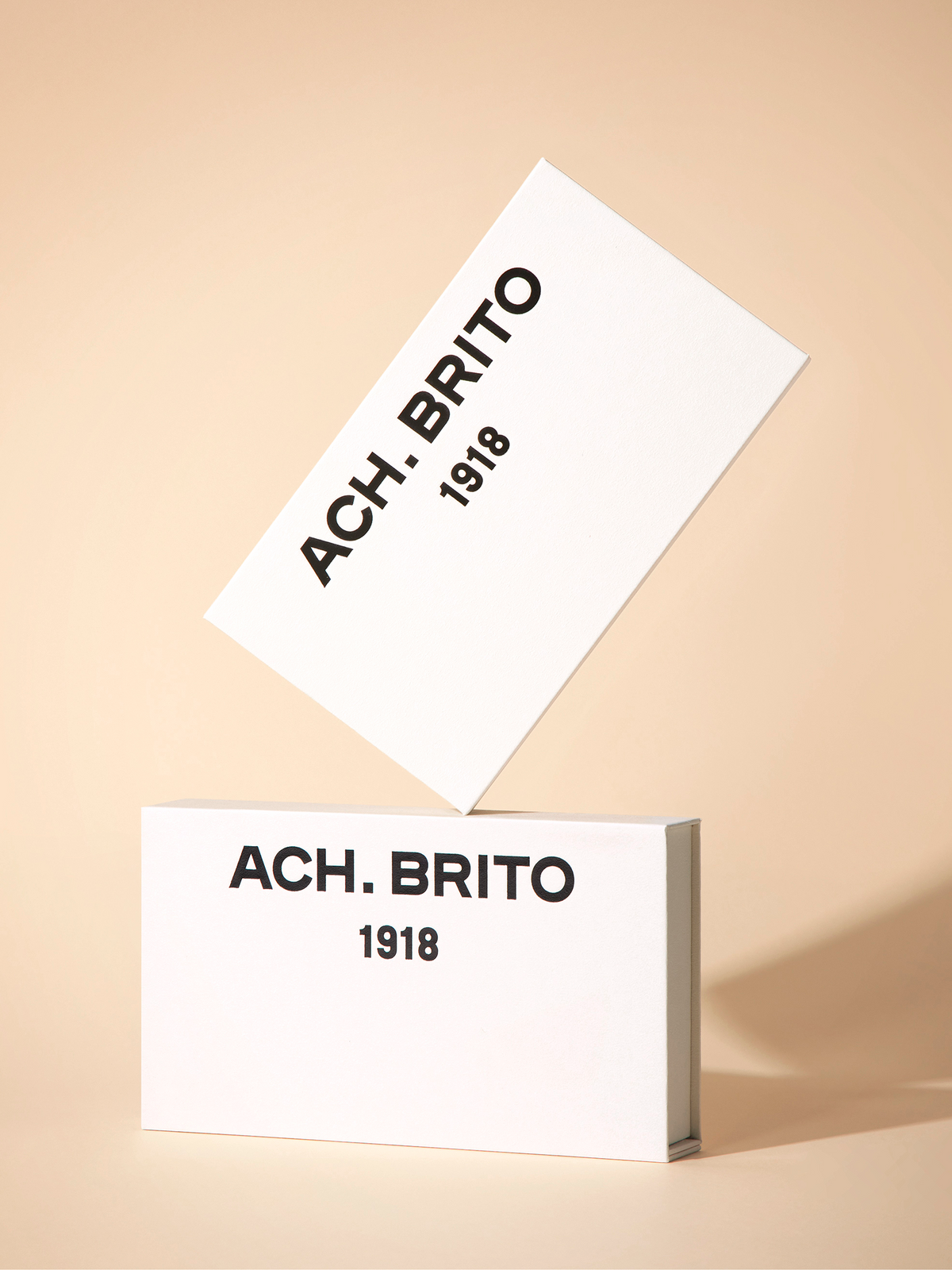 Caixa Presente 1918 Ach. Brito com Fecho Magnético